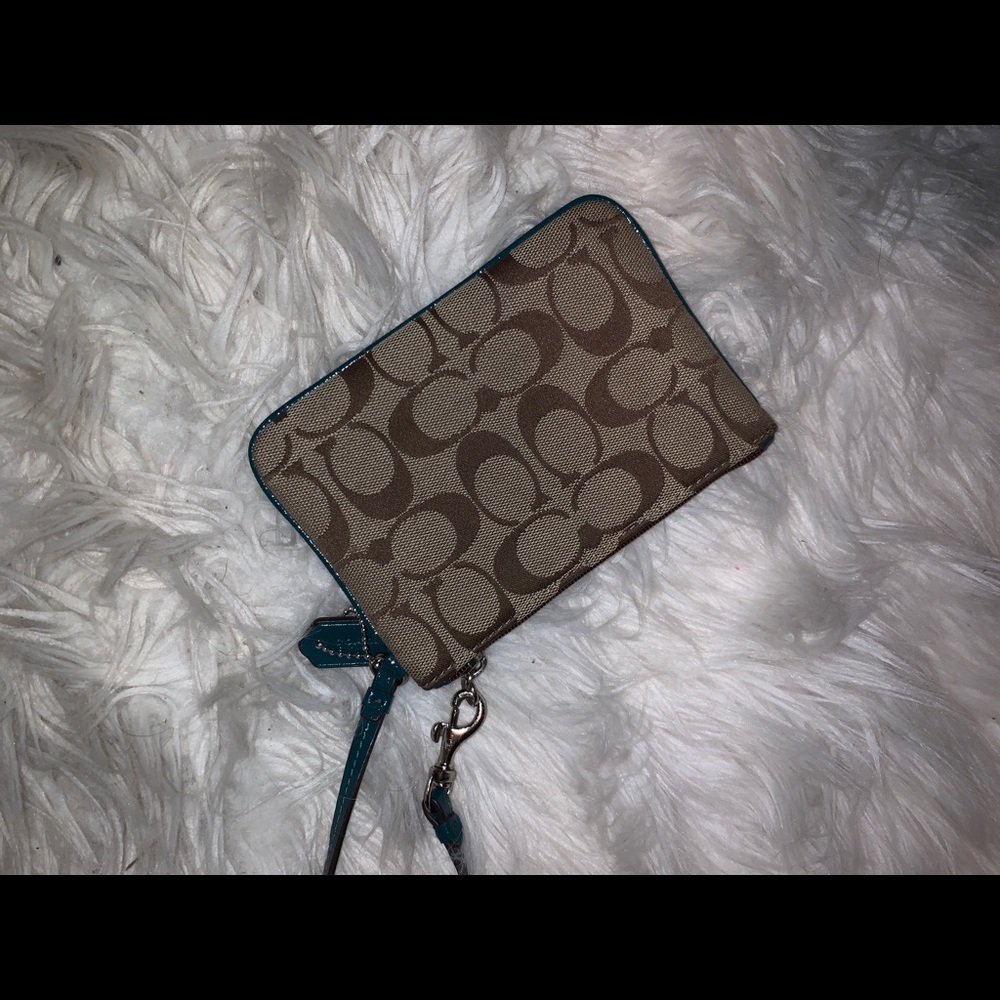 Coach wristlet - Picture 3 of 3